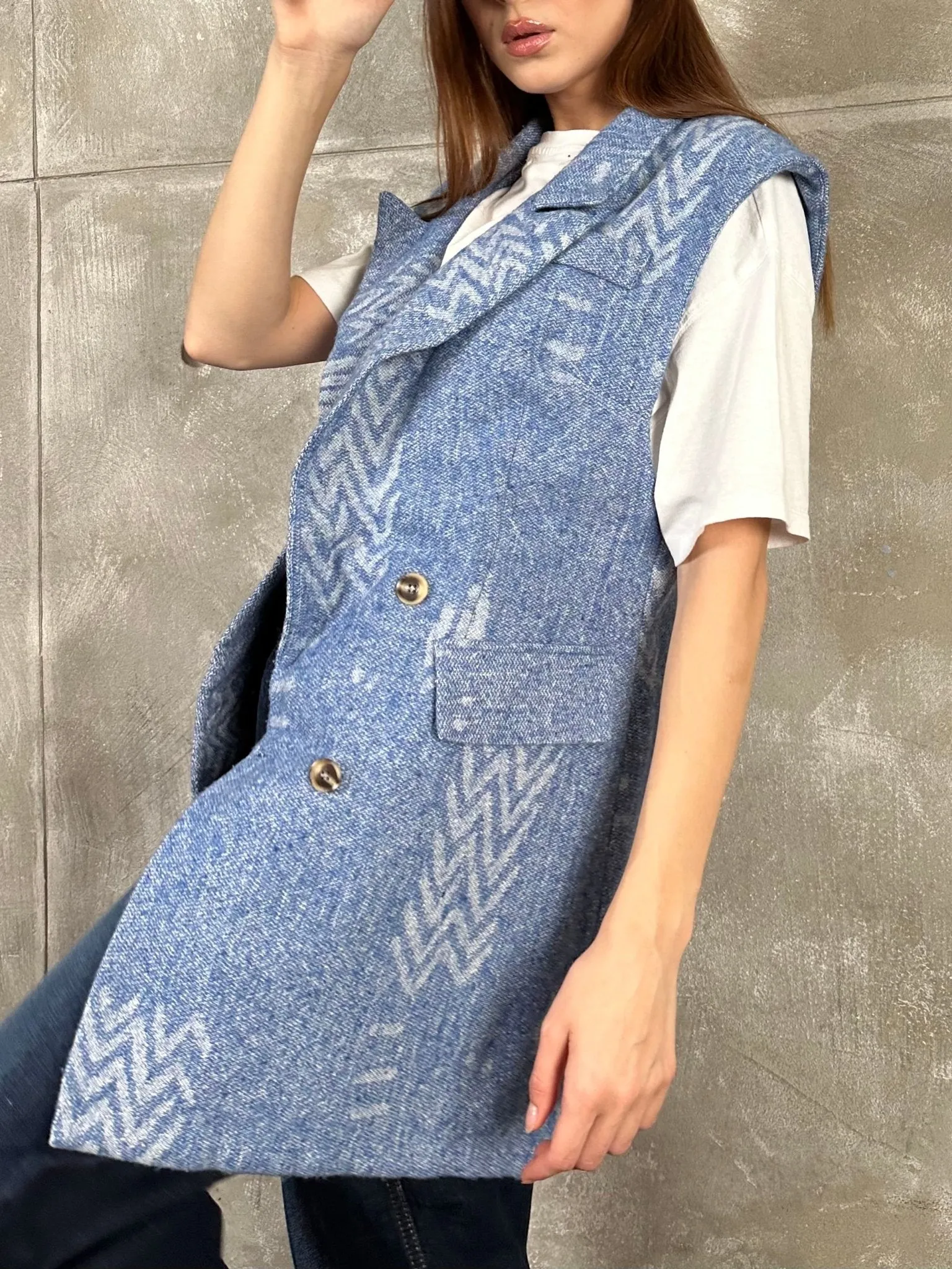 Light Wool Sleeveless Blazer