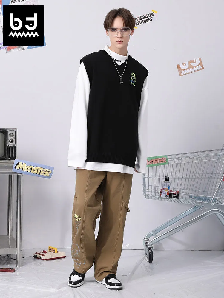 Simple wind big tooth monster bear jacquard V-neck sleeveless solid color vest sweater